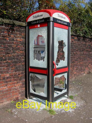 Photo 6x4 vandalised phone - 6x4, box